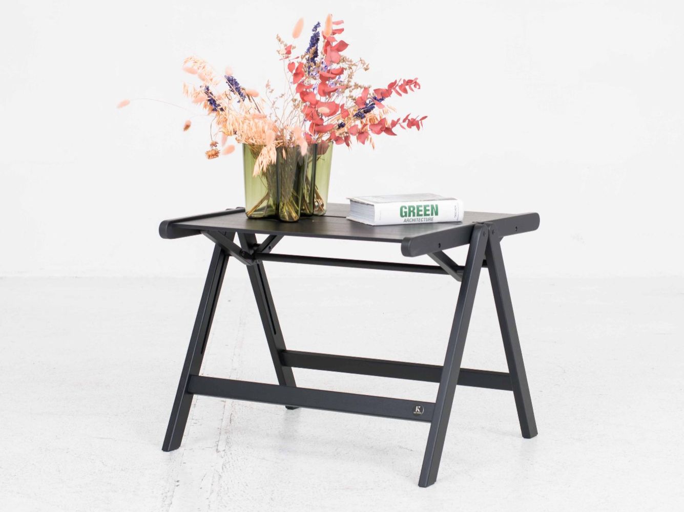 Tavoli: Rex Kralj Coffee Table von Niko Kralj in schwarzer Eiche – Nuovo e nell'imballaggio originale da Zürich venduto da STUZH38