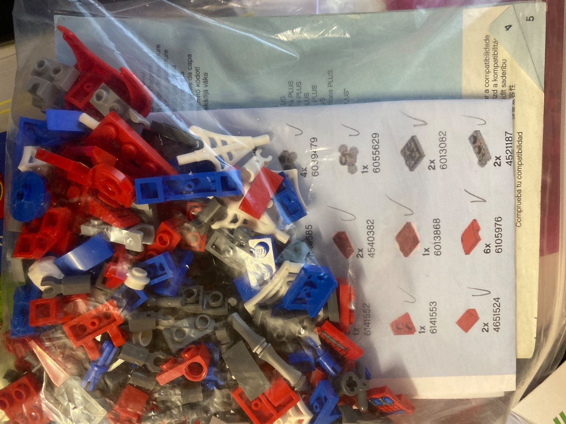 Lego Kit di costruzioni: LEGO Marvel Spider-Man 76146 Robo Spider-Man complet – Usato da Le Brassus venduto da cinema13 2