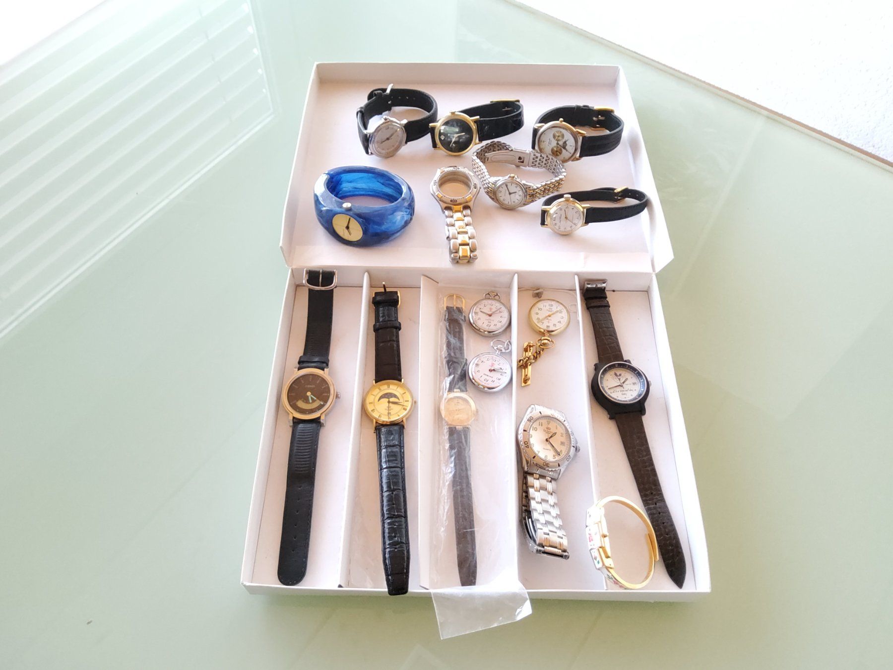 Uhren: Lot de montres  – Defekt aus Malleray von Broc-Mo