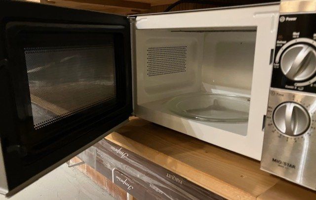 Mio Star Appareils de cuisine: Mikrowelle MioStar Wave 100 – D'occasion à Schinznach-Dorf par Ellenberger1060