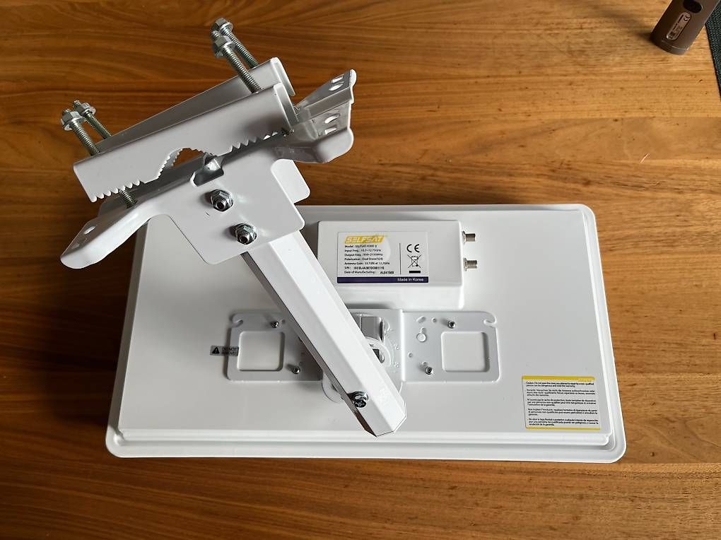 Satellitenschüssel: Satelittenantenne, Satelittenfinder mit Halteständer – Gebraucht aus Maienfeld von ang_6pbr 1