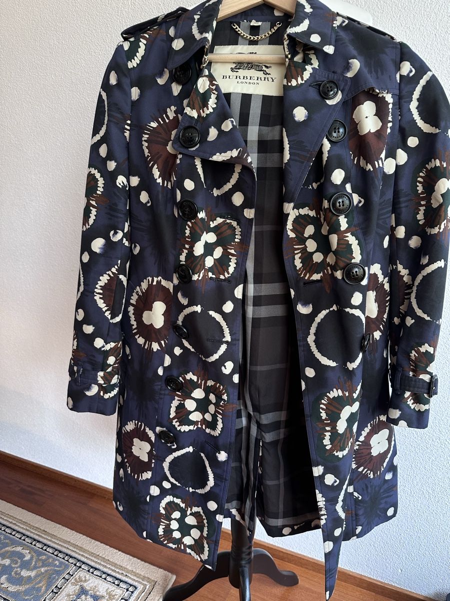 Burberry Cappotti: Trenchcoat Burberry, size 38(IT 42) – Usato da Zug venduto da mkurganskaya