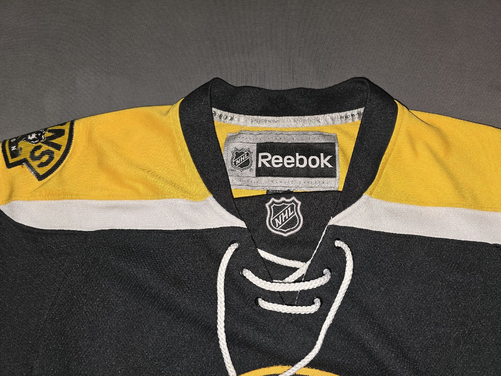 Reebok Canottiere & Pantaloni: Boston Bruins Jersey – Usato da Reigoldswil venduto da stonie73 1
