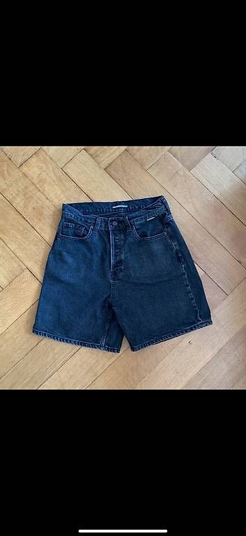 Jeans: Shorts Armedangels neuwertig Gr. 28 – D'occasion à Bern par User84