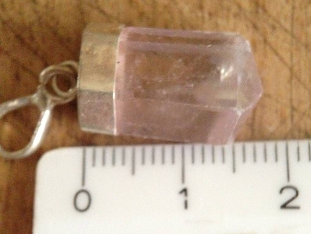 Minerali & Pietre curative: pendentif kunzite – Usato da Vevey venduto da zabounetta 2