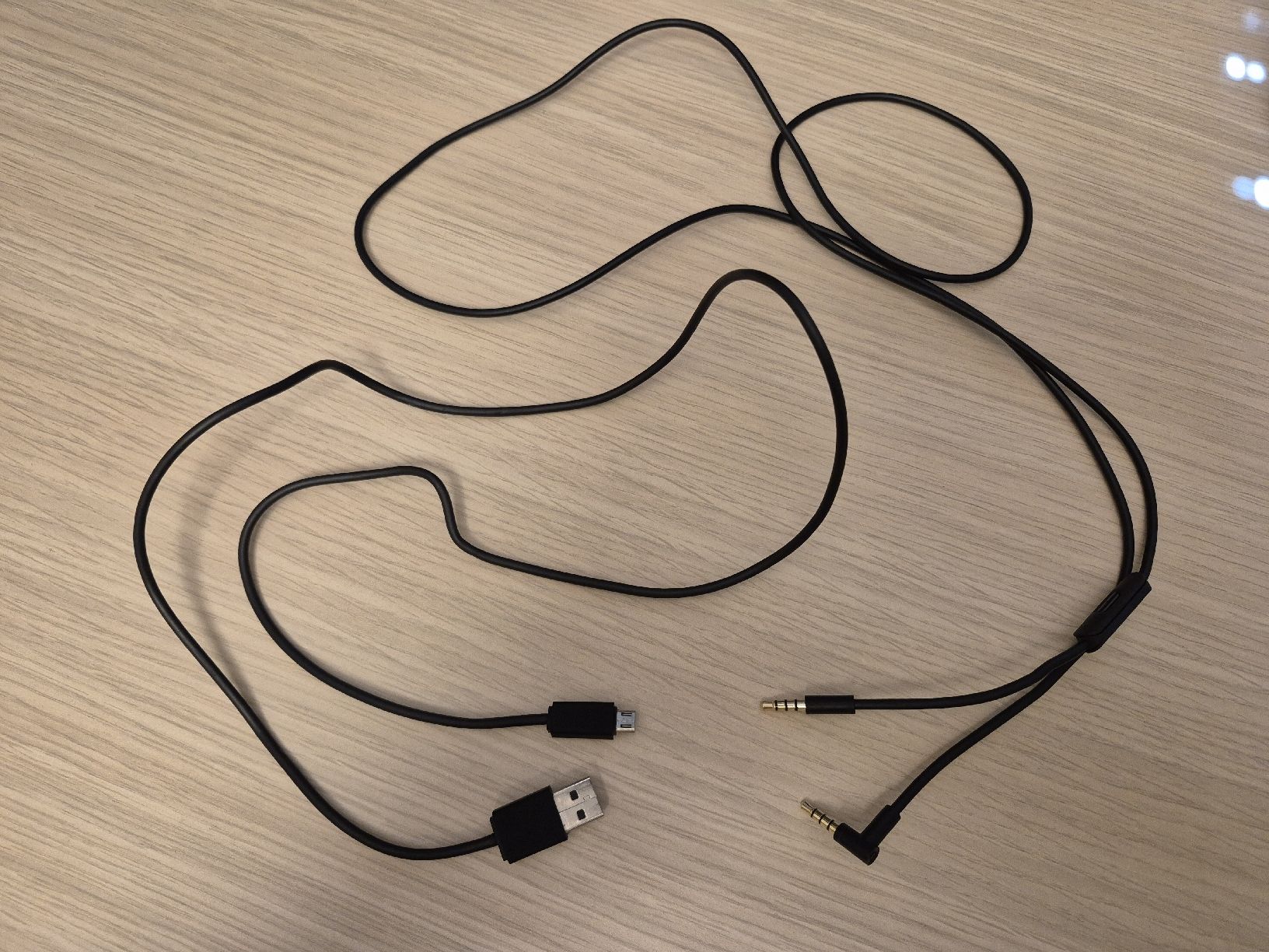 Beats Casques audio: Beats Studio 3 Wireless Kopfhörer schwarz mit Zubehör – Neuf (Voir description) à Mörschwil par jon_2pc7 3