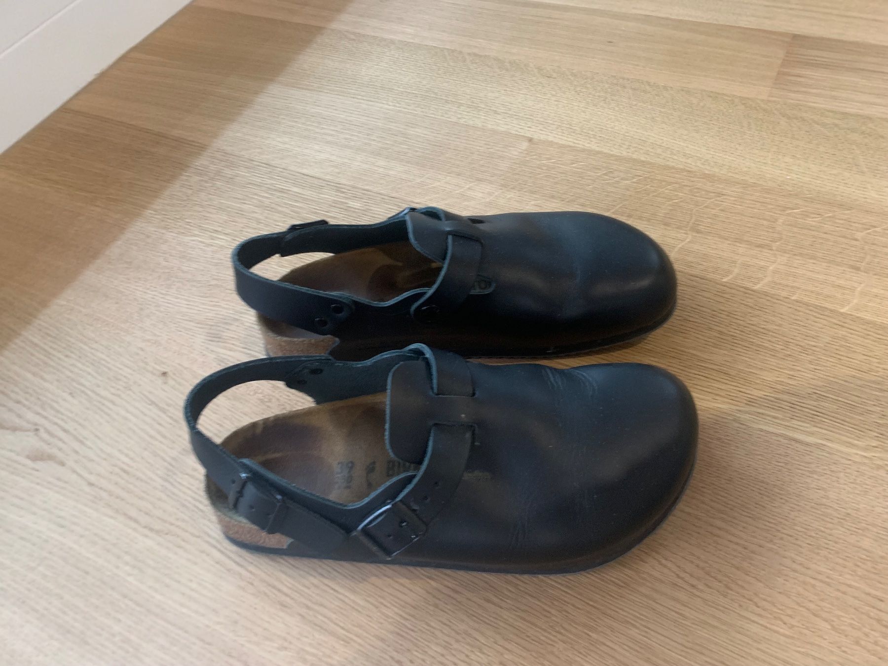 Birkenstock Damenschuhe: Sabots Birkenstock noirs – Gebraucht aus Commugny von ell_9xv5 2