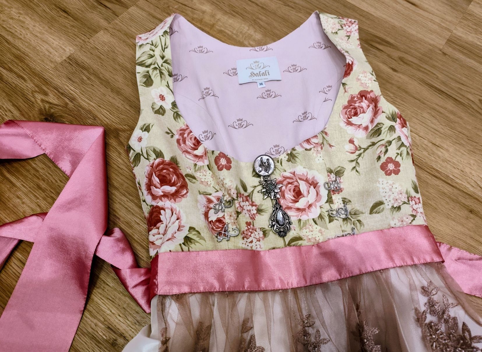 Vestiti: Astrid Söll Designerdirndl - Gr. 36 – Nuovo (secondo la descrizione) da Dussnang venduto da Rosenfee50 1