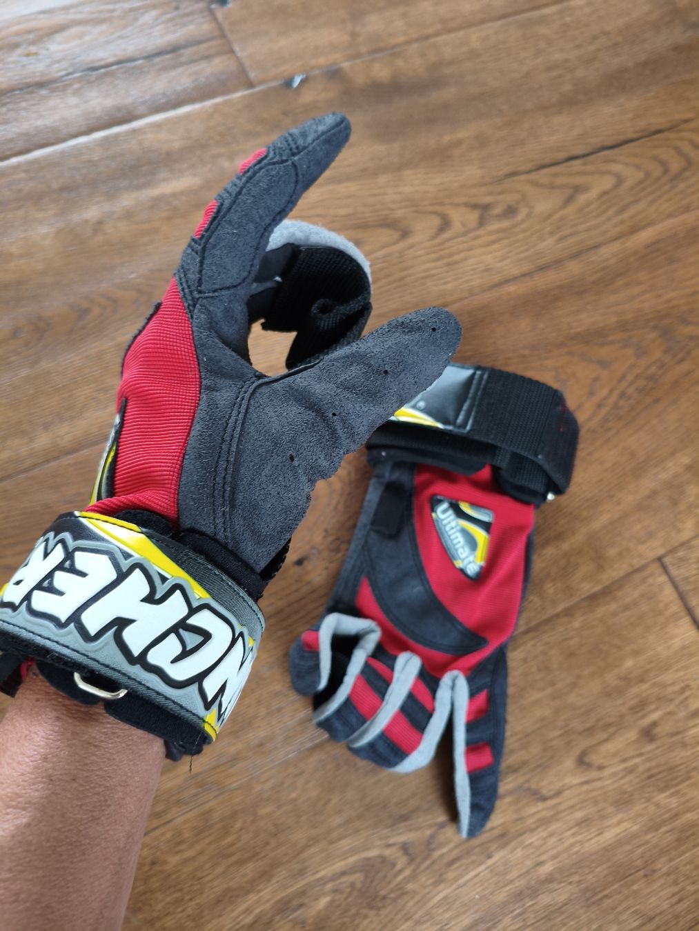 Handschuhe & Handstulpen: Clincher Grip Wasserhandschuhe – Gebraucht aus Wislikofen von hd9_6mky