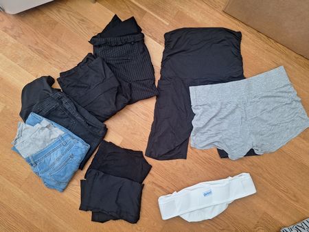 Schwangerschaftskleidung in Grösse M/L (31 Teile)