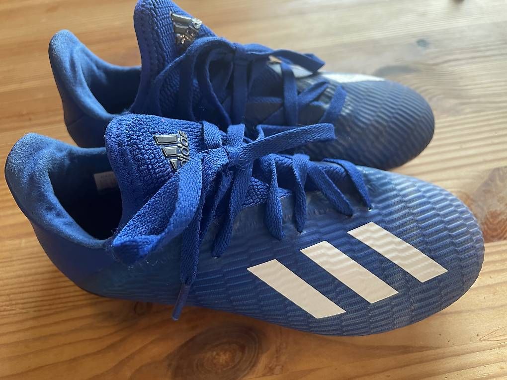 Schuhe für Jungen: Nockenschuhe 28 Adidas Versand OK – Gebraucht aus Jona von tukan80