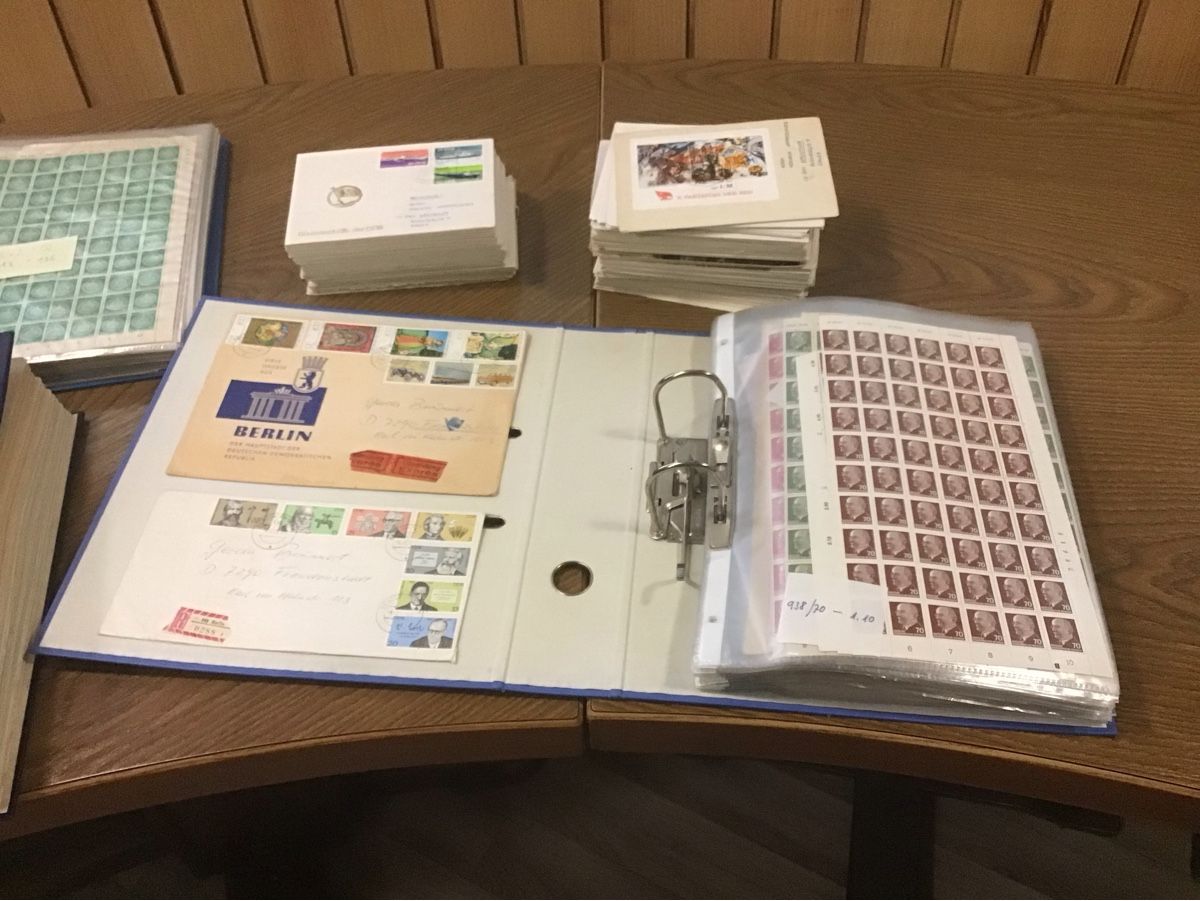 Tutti i francobolli: Grosse DDR Briefmarkensammlung.  – Usato da Wyssachen venduto da Hahe89 7