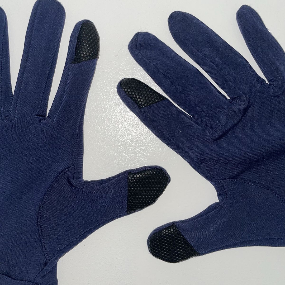 Guanti & manicotti: FC Zürich Sport Handschuhe Castore  – Nuovo (secondo la descrizione) da Mülligen venduto da d.elen402 2