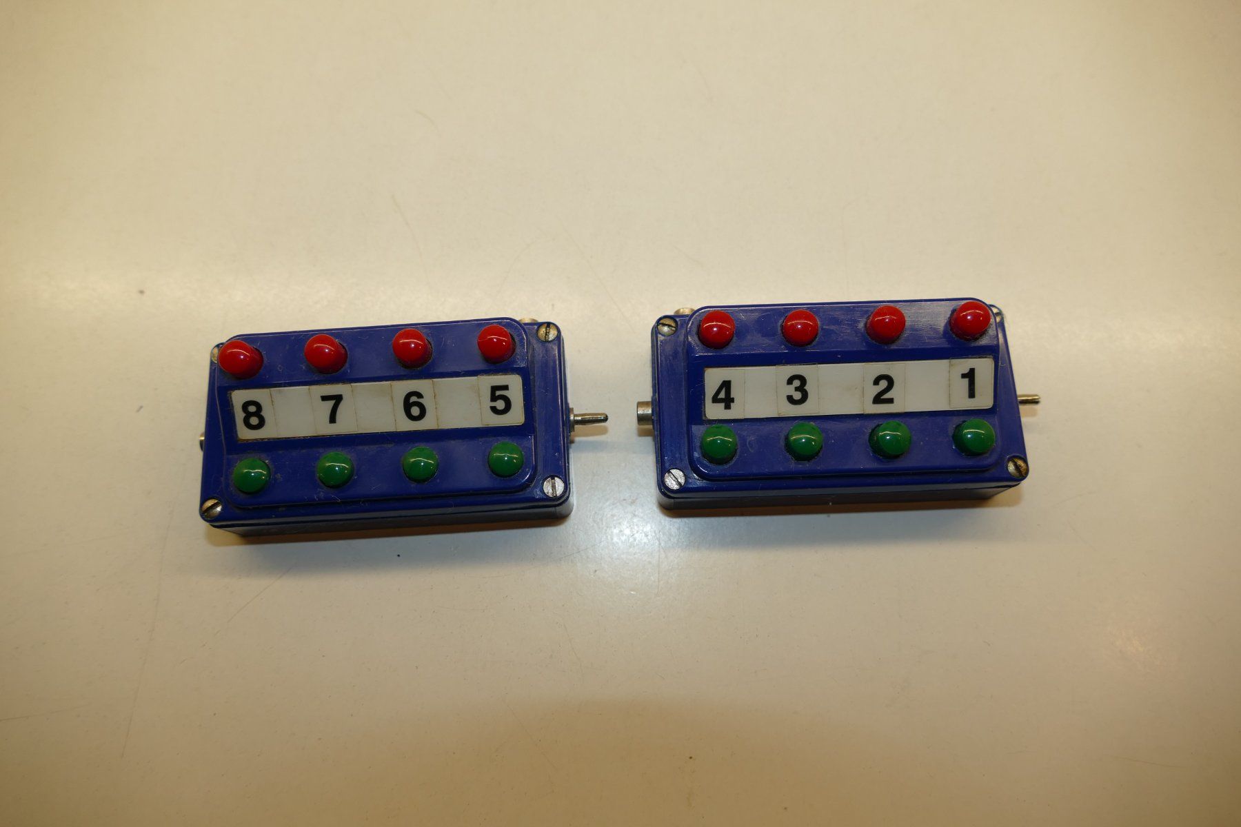 Märklin Modellini di ferrovie: Märklin H0: 2xStellpult Einheit 3 – Usato da Niederhasli venduto da rail-duerst 3