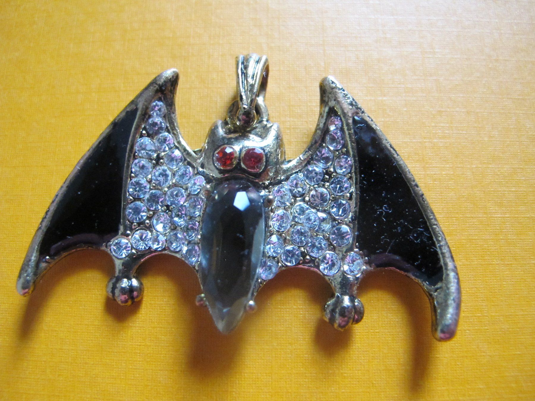 Ciondoli: Fledermaus Anhänger Vintage – Usato da Löhningen venduto da Chimae67