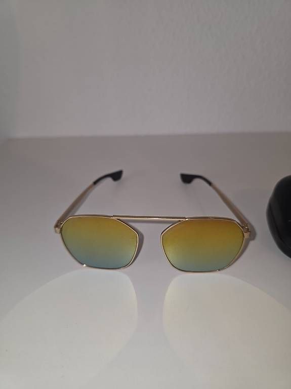 Occhiali & Lenti: Lunettes de soleil Alexander Mcqueen – Usato da Pully venduto da fer_8lm6 2