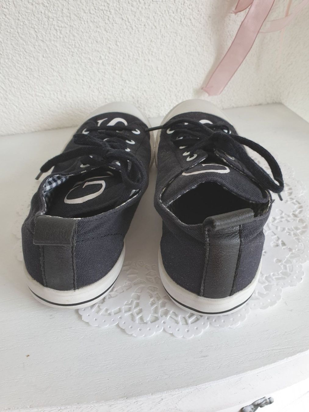Guess Scarpe da donna: Sneaker Turnschuhe Guess Gr. 37 schwarz – Usato da Gossau ZH venduto da Goes05 4