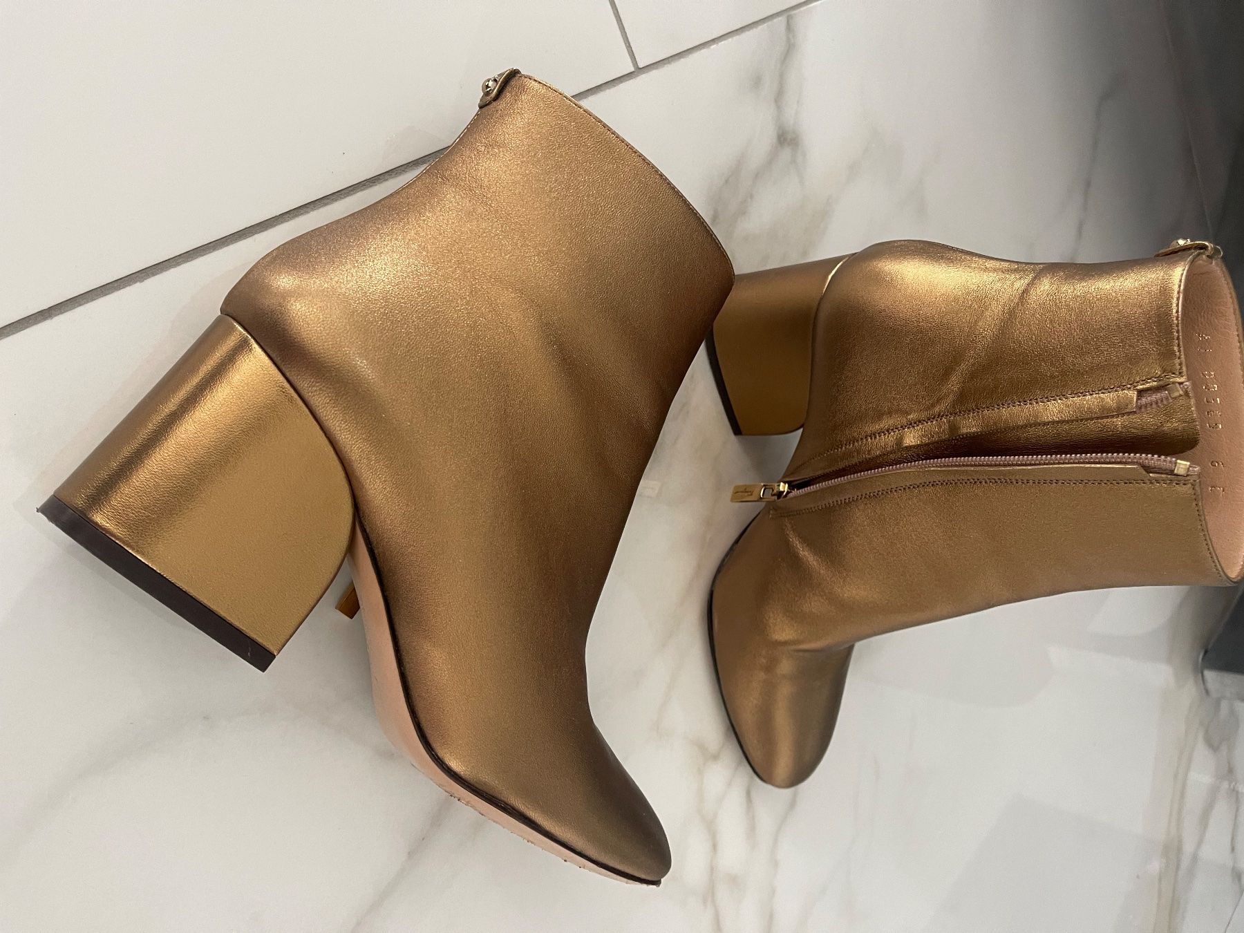 Salvatore Ferragamo Scarpe da donna: Original Ferragamo Halbstiefel, Gr 36 – Usato da Dättwil AG venduto da nika8810