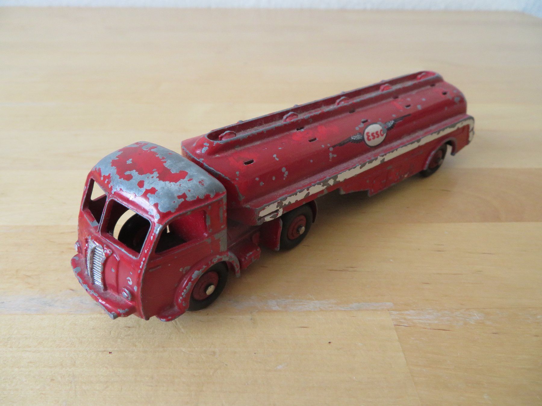 Dinky Toys Modellini d'auto: DINKY TOYS Esso Tanker – Usato da zürich venduto da Goldimmund 8