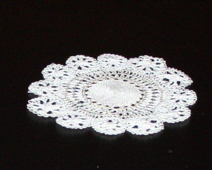 Biancheria da letto: Deckchen Spitze Ø14cm (27) – Usato da Flüelen venduto da Diversicum-Vintage 1