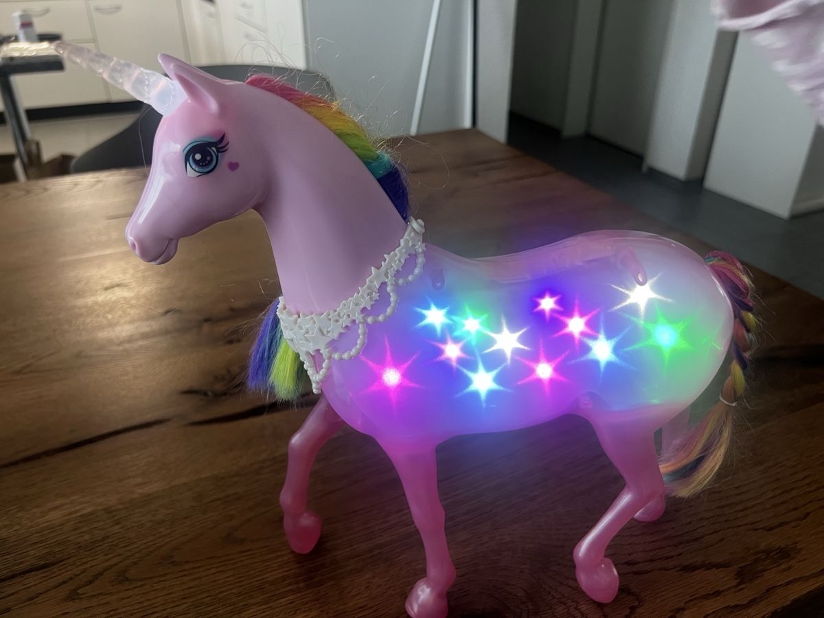 Spielzeuge: Zauberhaftes Einhorn mit Lichteffekten - Perfekt für Kids! – Gebraucht aus Belp von Januar_2014