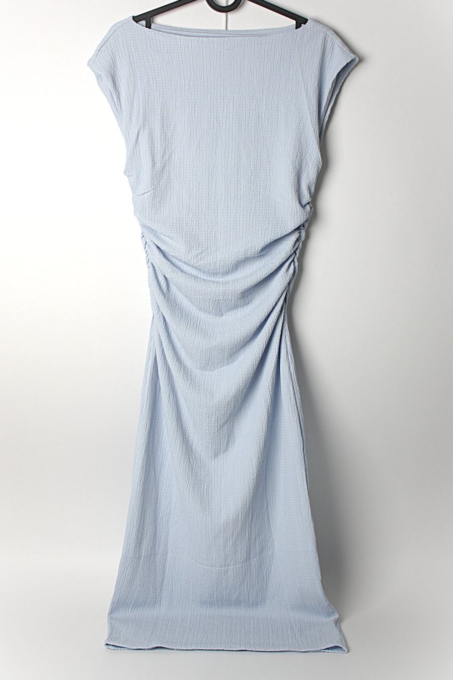H&M Kleider: Gecrinkeltes Kleid mit Kappenärmeln, hellblau, S – Gebraucht aus Zollikofen von Restwert_Zollikofen