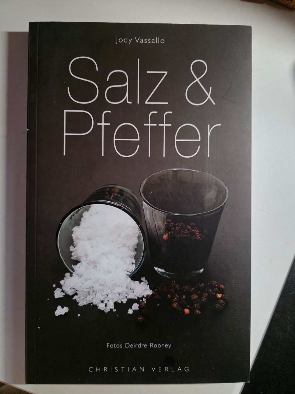 Libri: Salz & Pfeffer - Kochbuch - Jody Vassallo - 2007 – Usato da Walterswil BE venduto da Lonitti