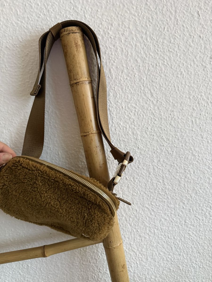 Lululemon Taschen für Damen: Lululemon Crossbody Bag – Neu (gemäss Beschreibung) aus Meilen von NHirs96 1
