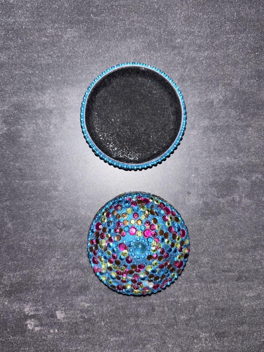 Tutte le decorazioni: Schmuckdose / Pillendose mit Glitzersteinen – Usato da Wabern venduto da est_jw6s 1