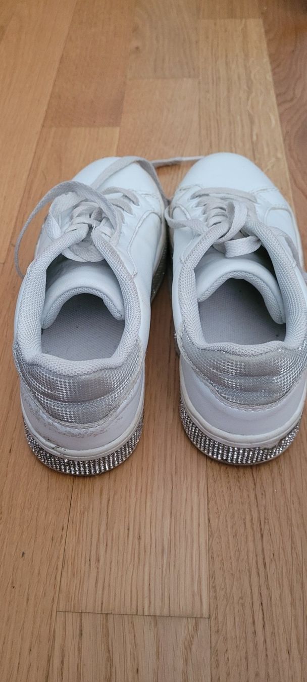 Scarpe per ragazze: Basket fille taille 32 – Usato da Gland venduto da Mezo81010 1