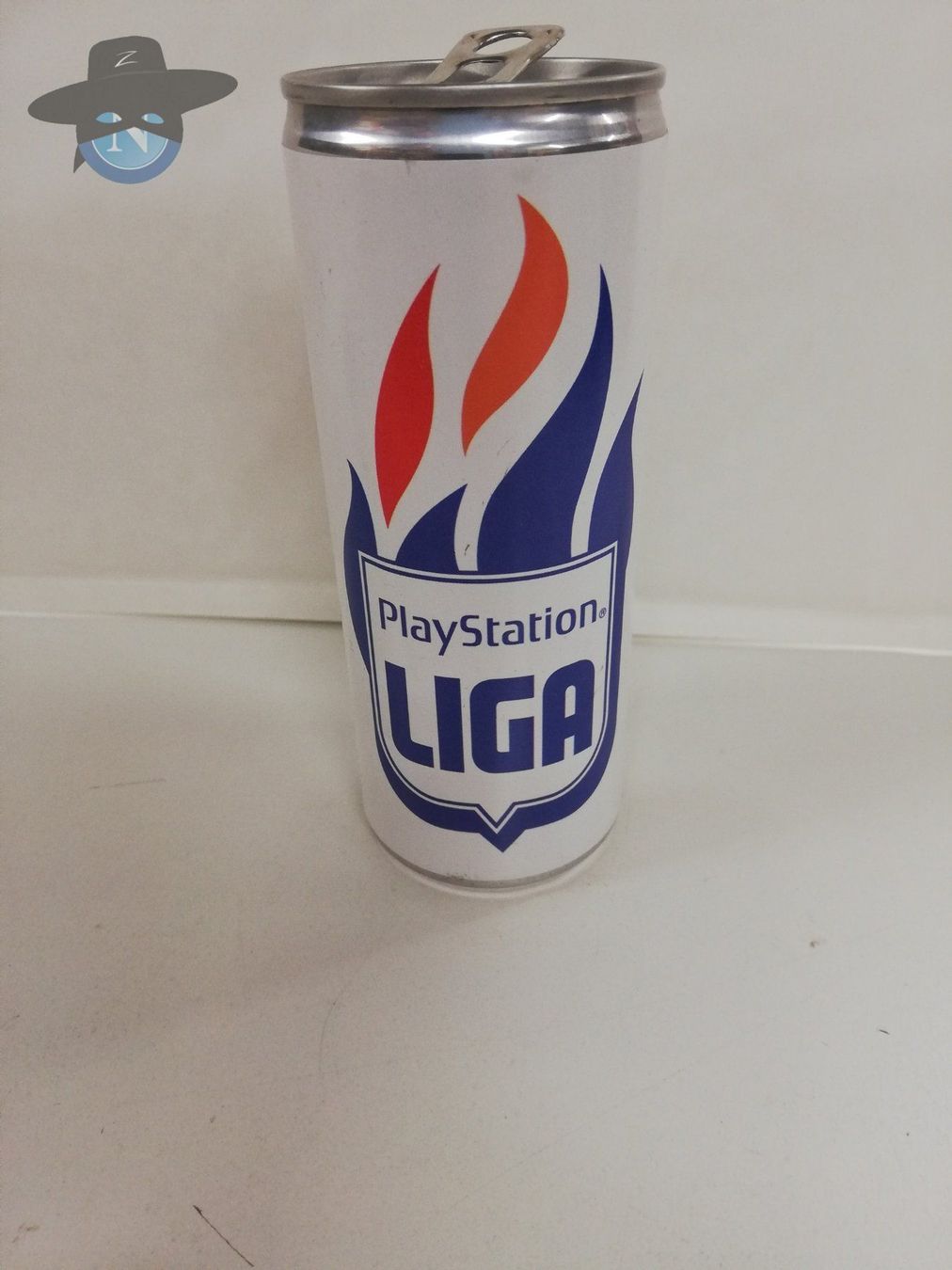 Nintendo Statuette: leere Playstation Liga Energy Drink Dose / 2009 oder 2010 ? – Usato da St. Gallen venduto da zorro_dc