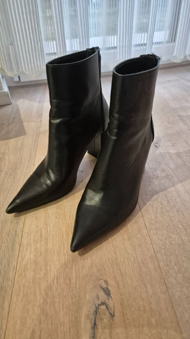 Mango Damenschuhe: Elegante Stiefelette Mango – Gebraucht aus Brügg BE von Tub_san