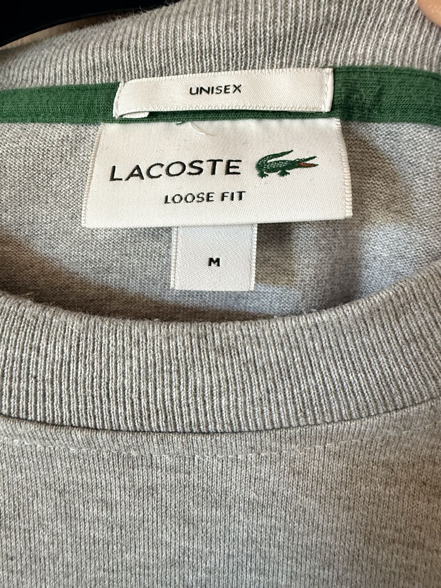 Lacoste T-Shirts: Lacoste T-shirt gris, Taille M – État impeccable! 👕 – Gebraucht aus Biel/Bienne von mou_2p5h 1