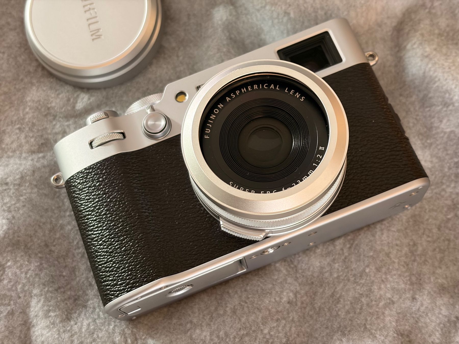 Fujifilm Fotocamera: Fujifilm X100VI Camera Silver <1000 shutter count – Usato da Binningen venduto da Edeag3 1