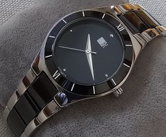 Quartz Swiss made Saphirglas elegante Damenuhr 33mm