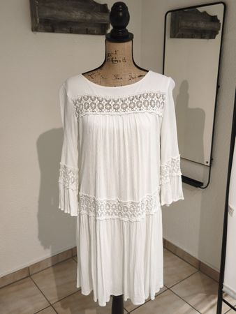 ONLY Kleid, Grösse 40, weiss mit Spitze, Sommer Look!