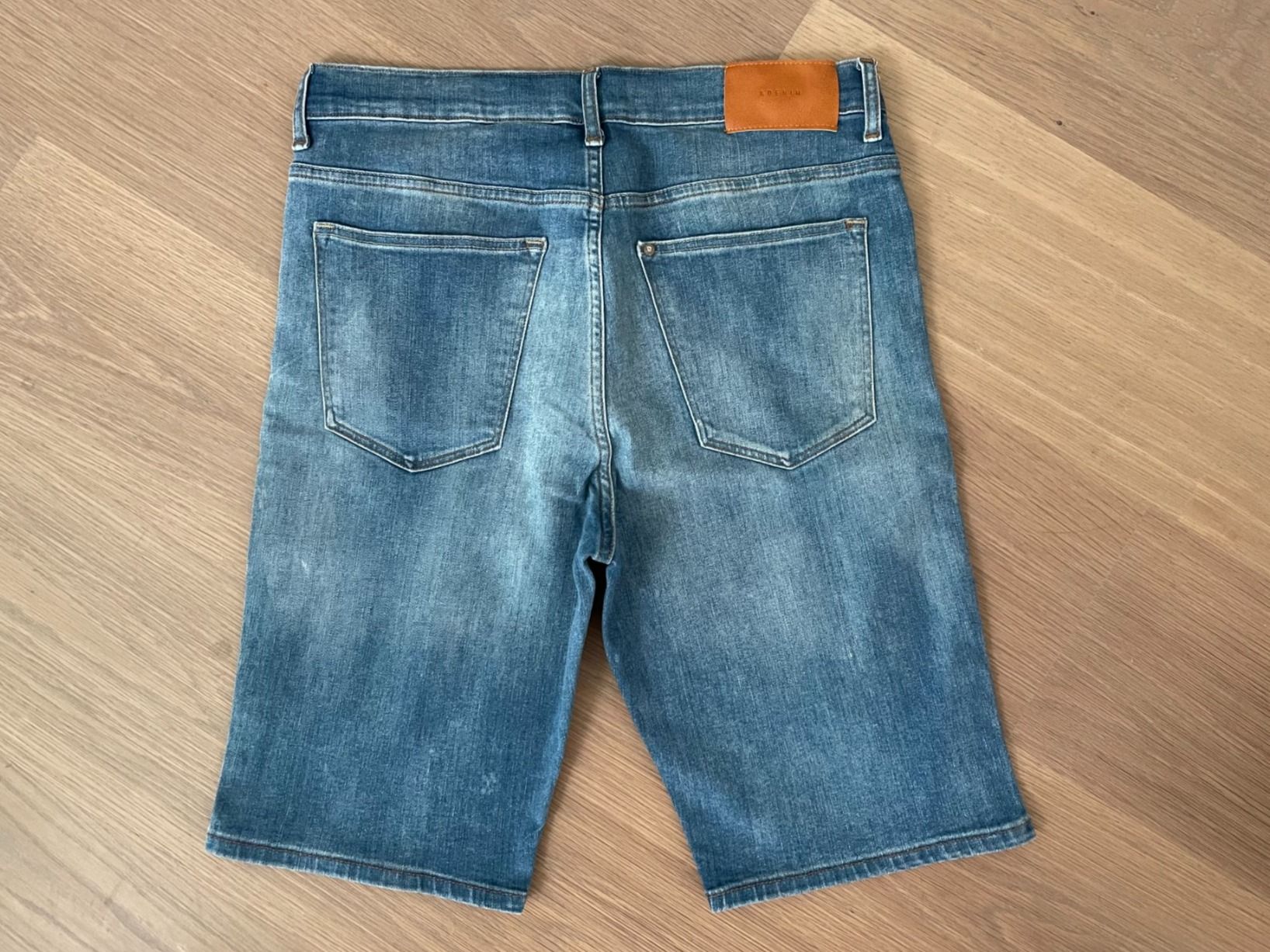 H&M Pantaloni: Kurze Jeans in Grösse 170 – Usato da Rüschlikon venduto da user999 1