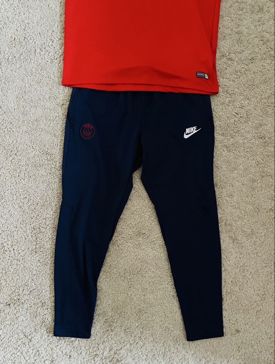 Nike Completi: Original Nike Paris Saint-Germain Trainingsanzug – Usato da Basel venduto da MarkenundKleidung 1