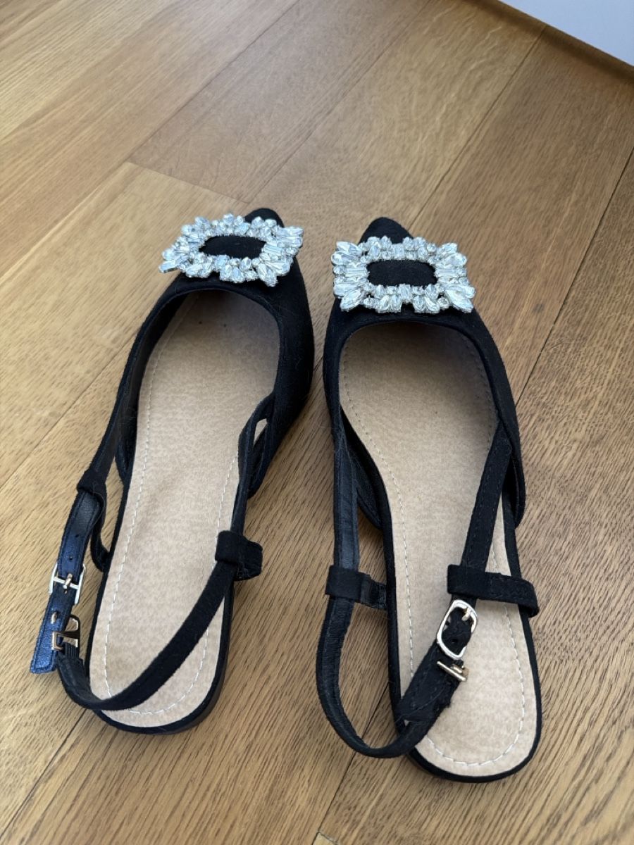 Damenschuhe: Flat design sandals 38 – Neu (gemäss Beschreibung) aus Hausen AG von nik_9sg2 2