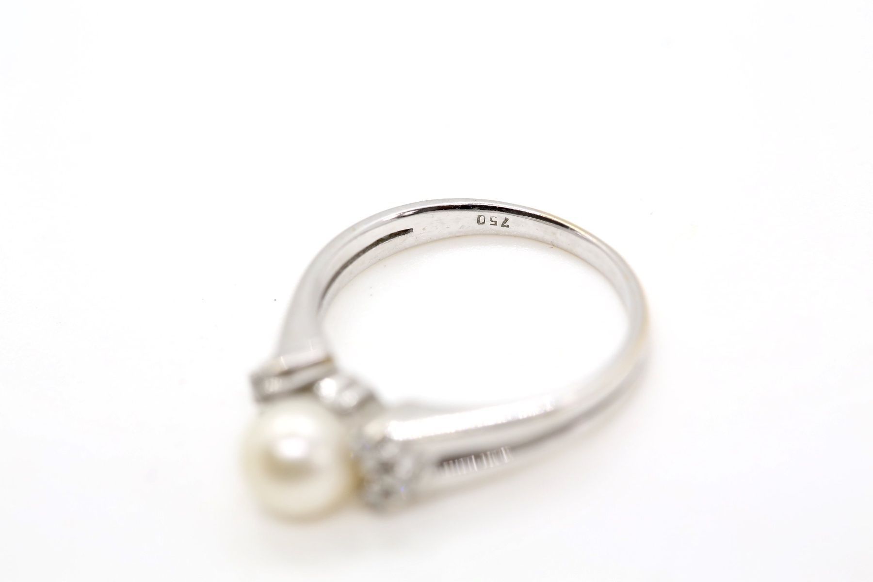 Ringe: Weissgoldring mit Perle und Diamanten 18K – Gebraucht aus Reinach BL von Han-Numismatik 2