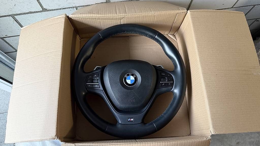 Tutti pezzi di ricambio auto: Bmw Lenkrad  – Usato da Oberurnen venduto da glarner_bmw