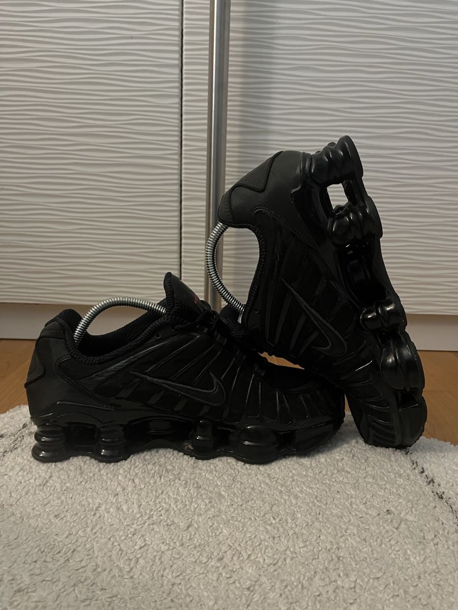 Nike Scarpe da uomo: Nike Shox TL All Black – Nuovo (secondo la descrizione) da Baden venduto da Car_lio09