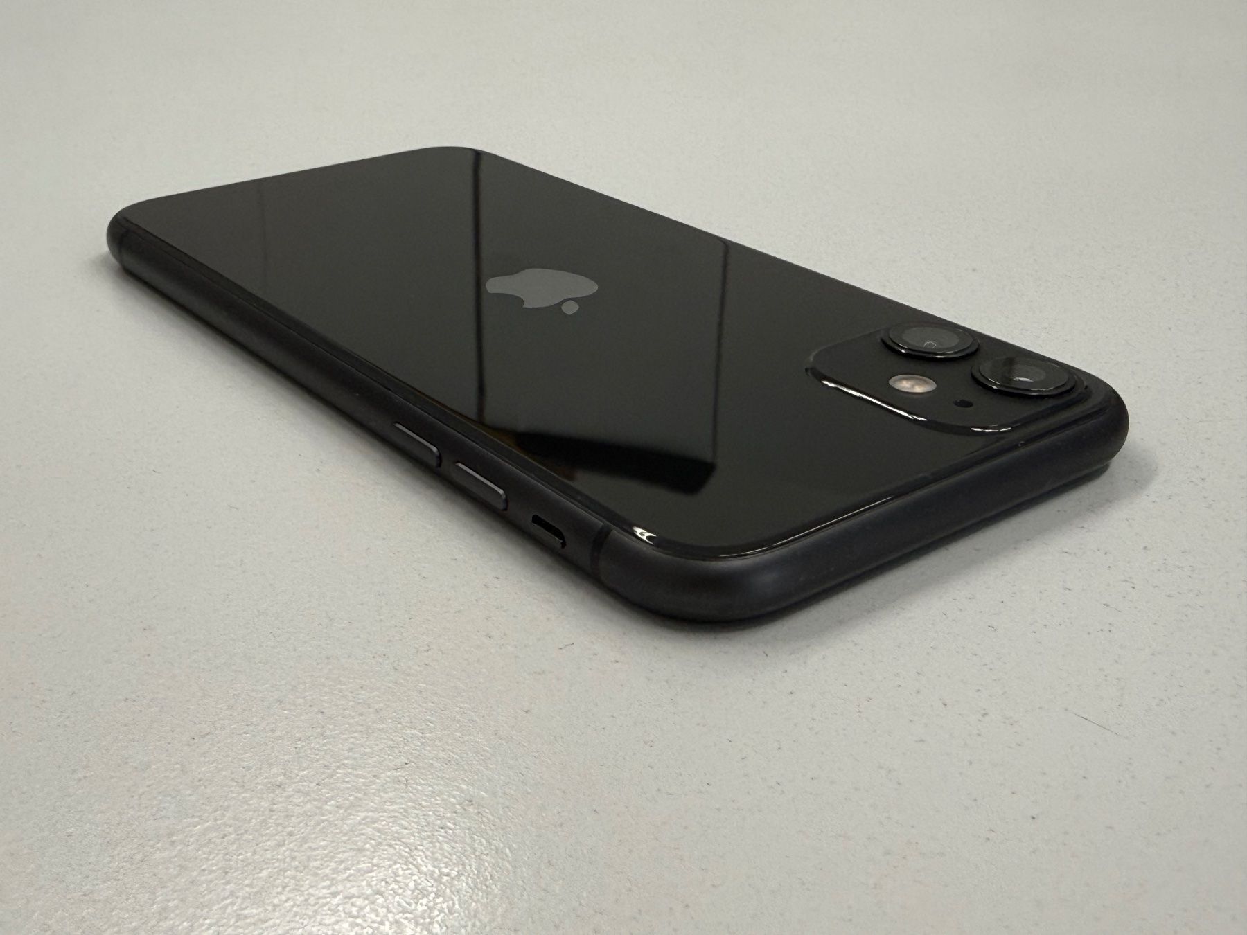 Apple Telefoni cellulari / Smartphones: iPhone 11 128GB – Usato da Zug venduto da ElPhone 4