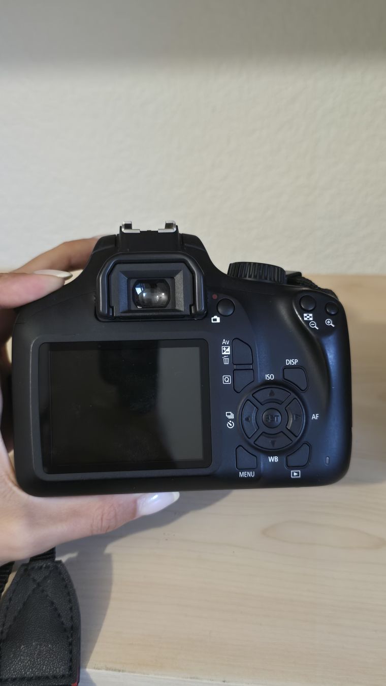 Canon Appareil photo: Canon EOS 4000D set mit 18-55mm – D'occasion à Bern par apo_772h 1