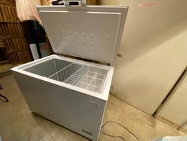 Gefriertruhe 308 Liter neuwertig