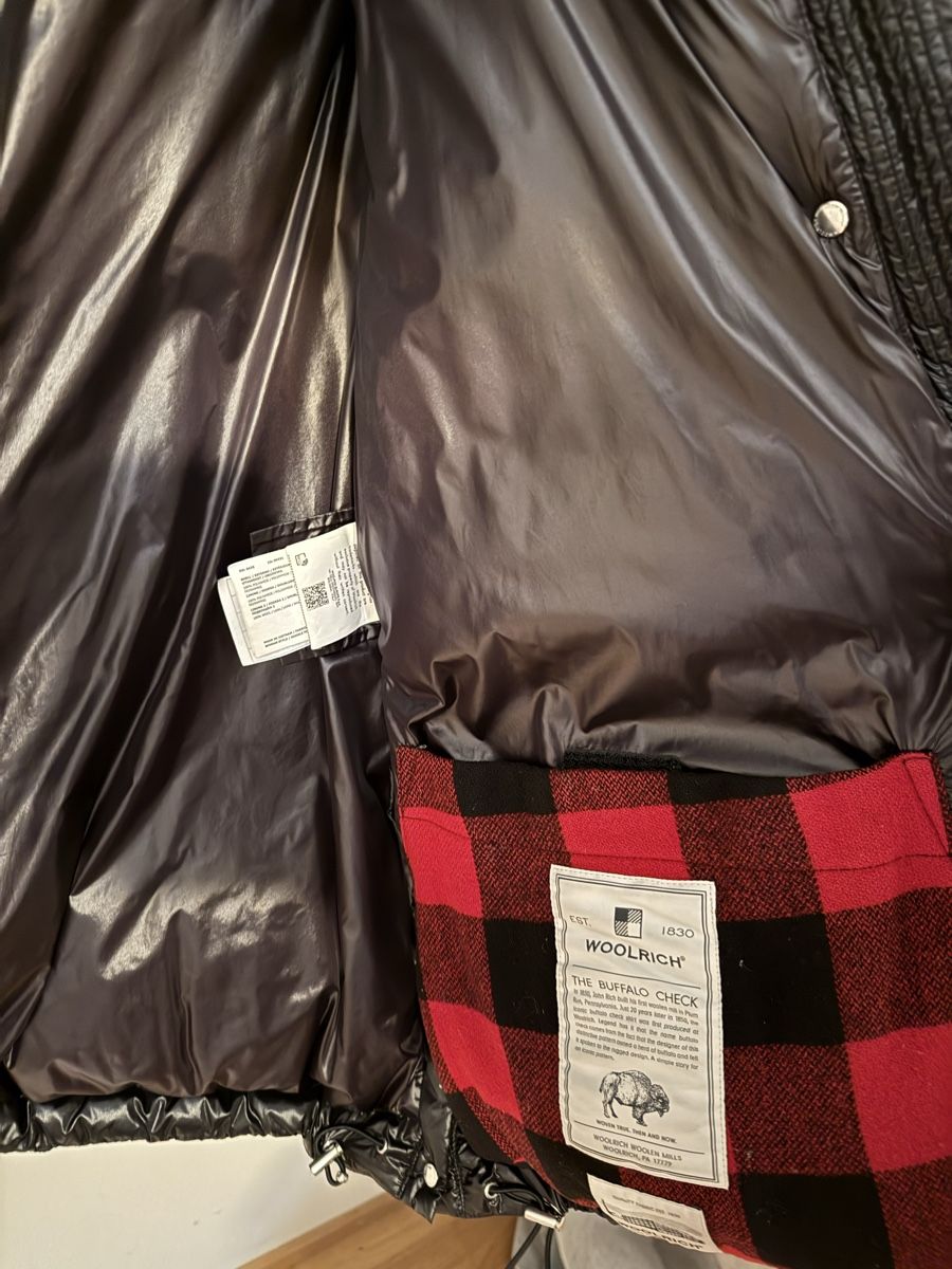 Woolrich Vestes: Woolrich Daunenjacke schwarz  – D'occasion à Allenwinden par naaoommi 3