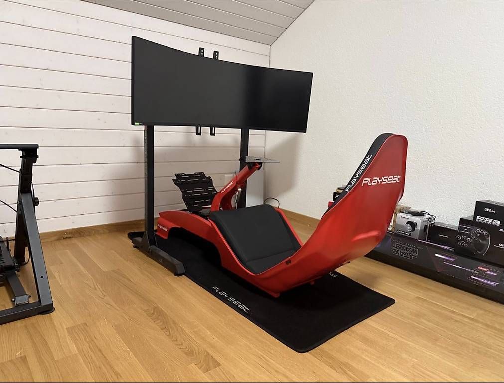 Fanatec Console: Komplettes Simrig mit Playseat und Fanatec – Usato da Gerzensee venduto da Lucacristina 1