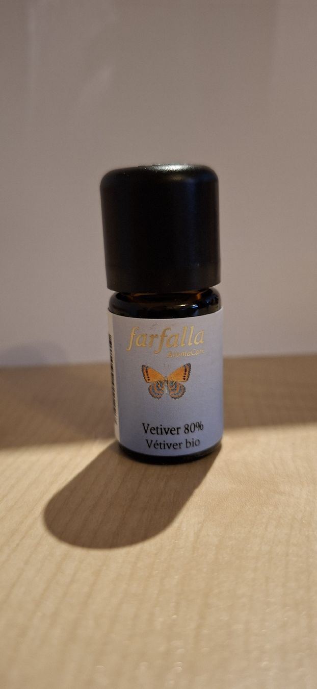 Farfalla Oli essenziali: Farfalla ätherisches Öl Vetiver 80 Prozent  – Nuovo (secondo la descrizione) da Kirchberg SG venduto da jackpearl