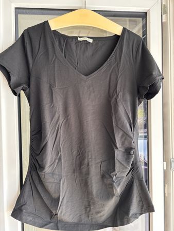 Schwarzes Umstands T-Shirt mit V-Ausschnitt, Grösse XL