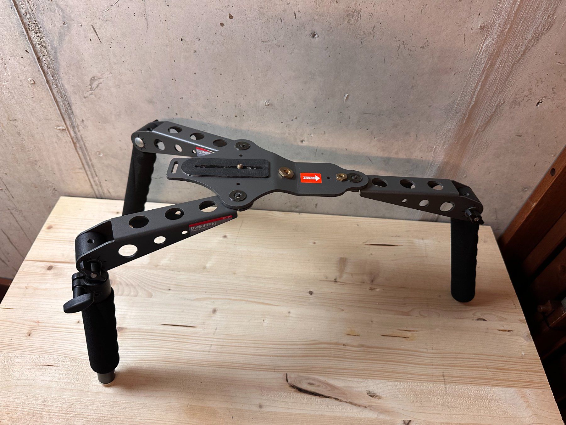 Altri Accessori: DVTEC MultiRig Stabilizer Pro – Schulterstütze – Usato da Zürich venduto da sunnyytro 4